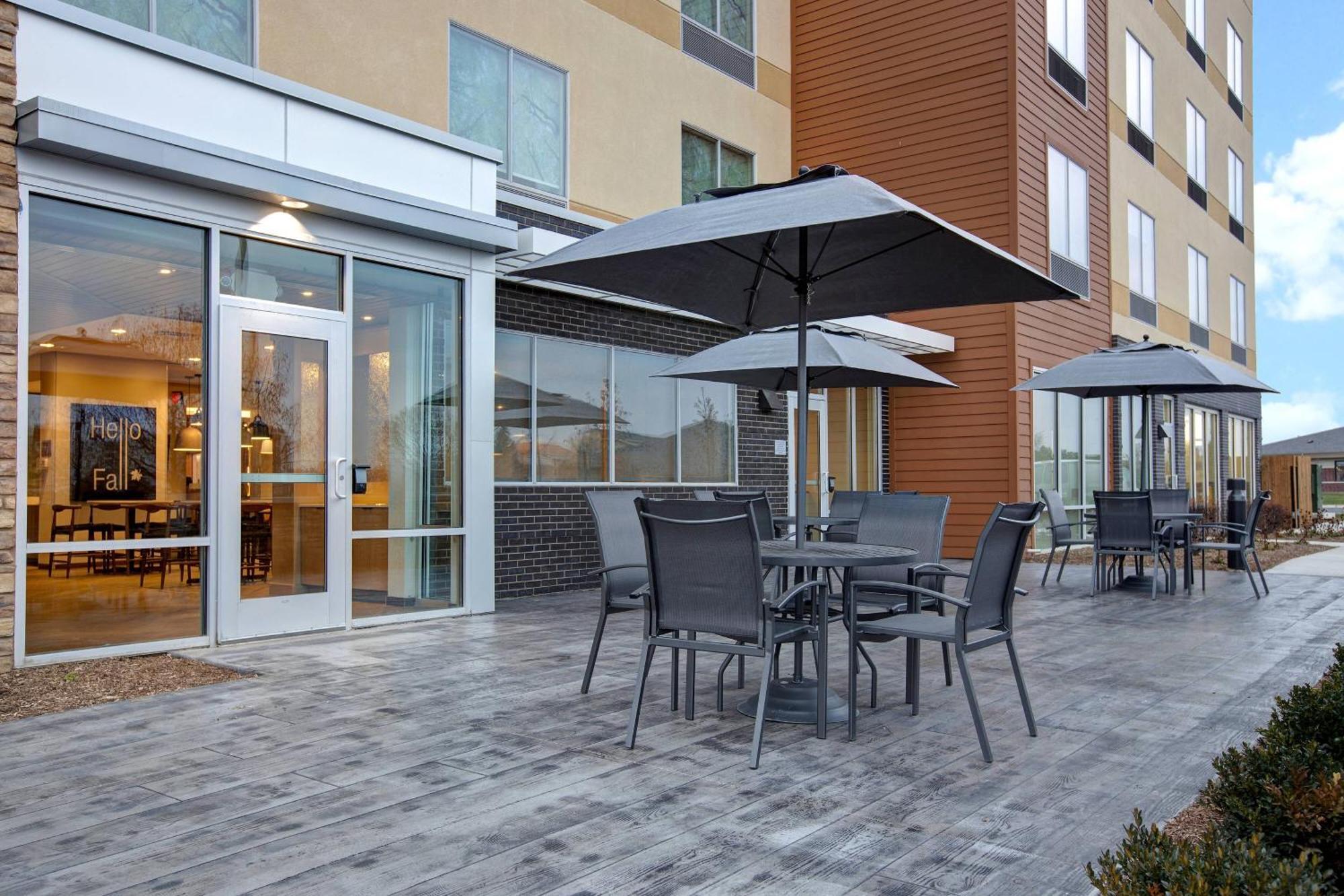 Hotel Fairfield & By Marriott Chicago 3*