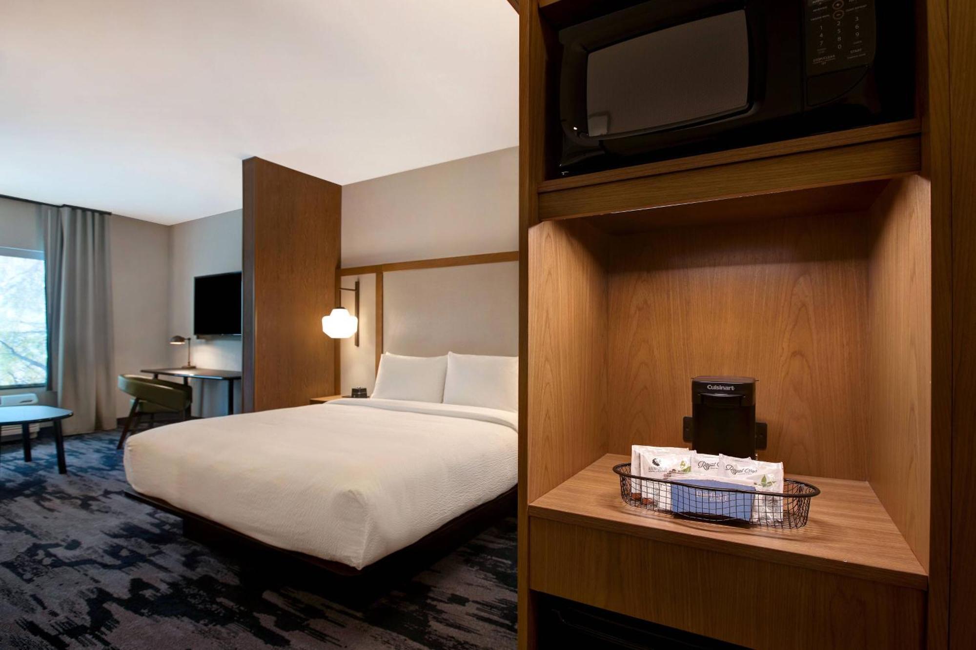 Fairfield & By Marriott Chicago Hotel Bolingbrook