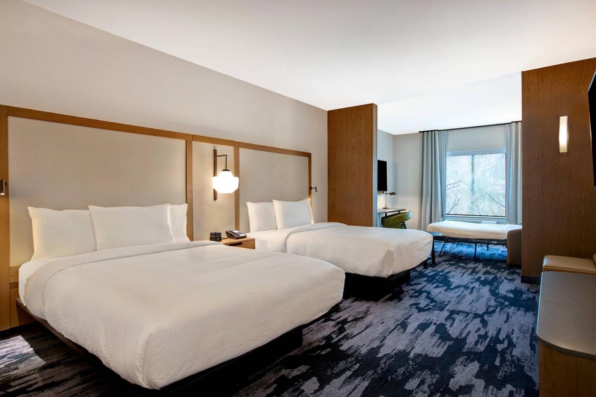 Hotel Fairfield & By Marriott Chicago 3*