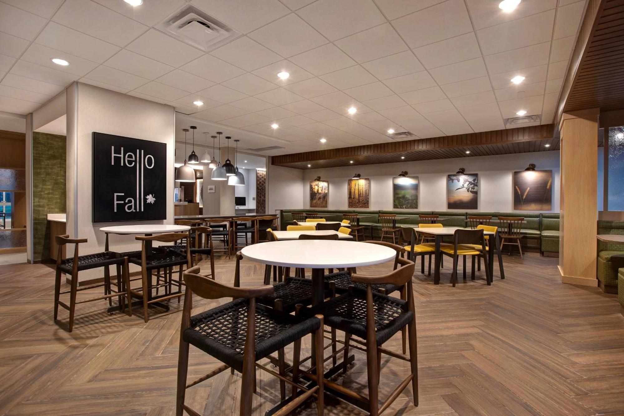 Hotel Fairfield & By Marriott Chicago Bolingbrook